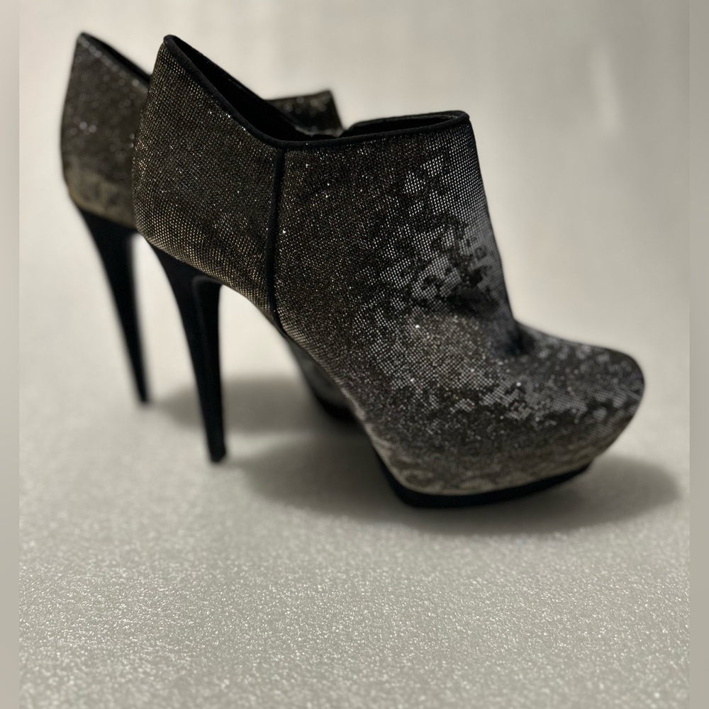 Gianni Bini Black, Gold and Silver Glitter Heels sz: 7.5